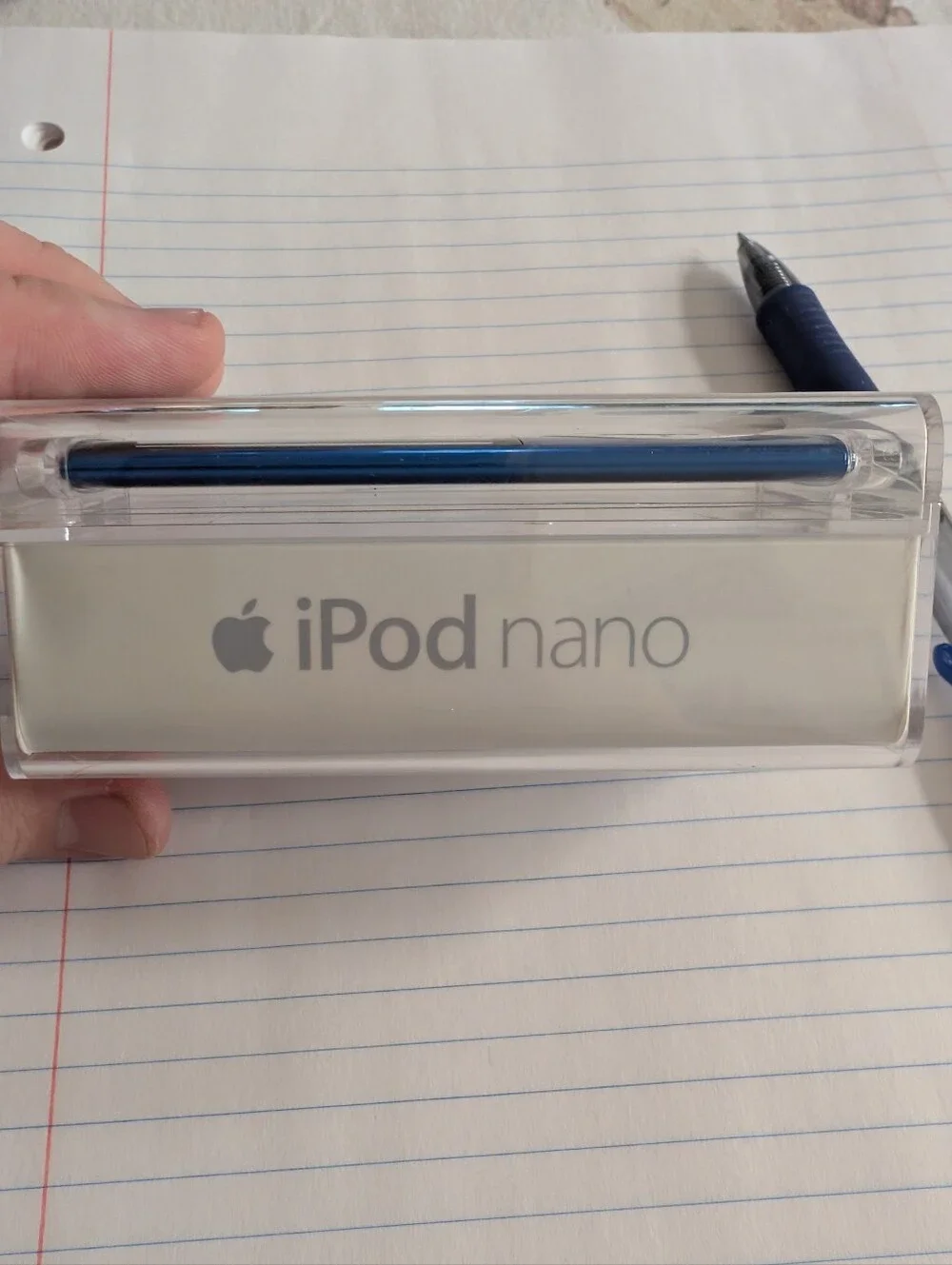 Apple Blue iPod Nano 8gb with White Click Wheel
